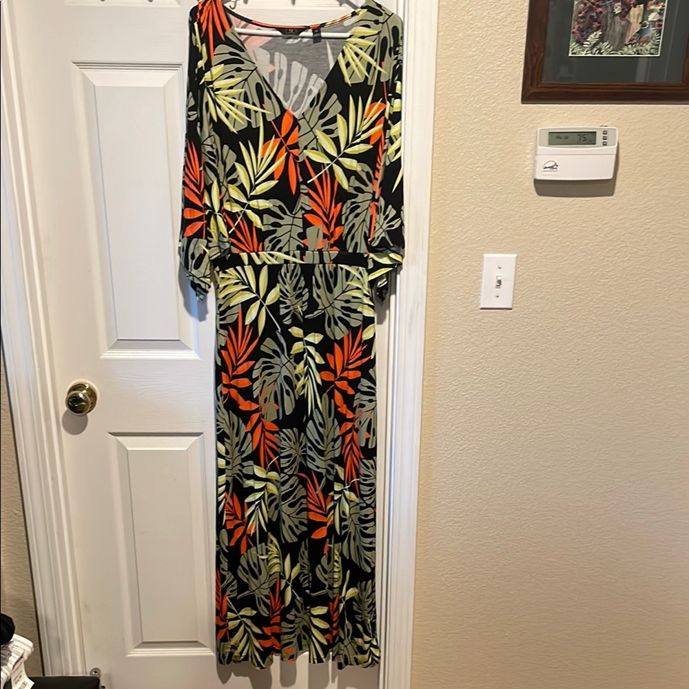 Elegant Leaf Print Maxi Dress